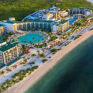 Resort Haven Riviera Cancun, Alfredo V. Bonfil